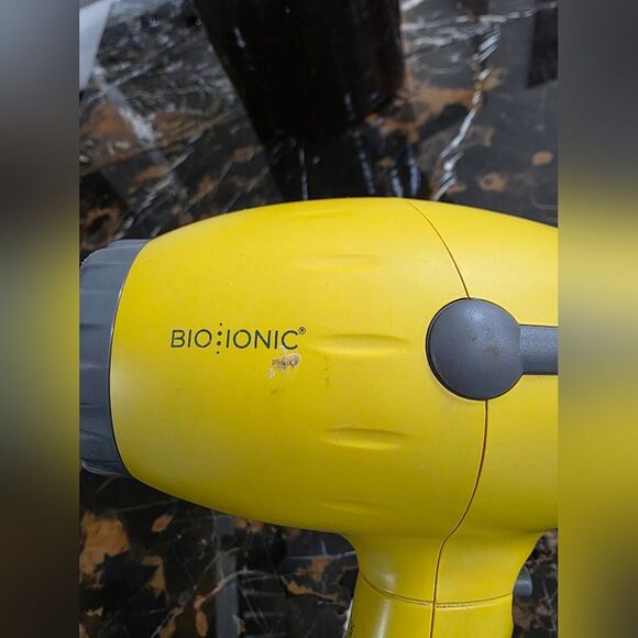 Drybar Buttercup Blow-Dryer - Picture 8 of 11